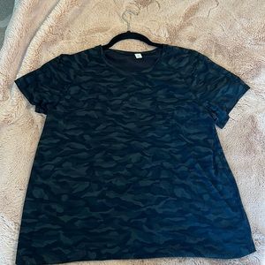 Black camo Lulu workout t shirt